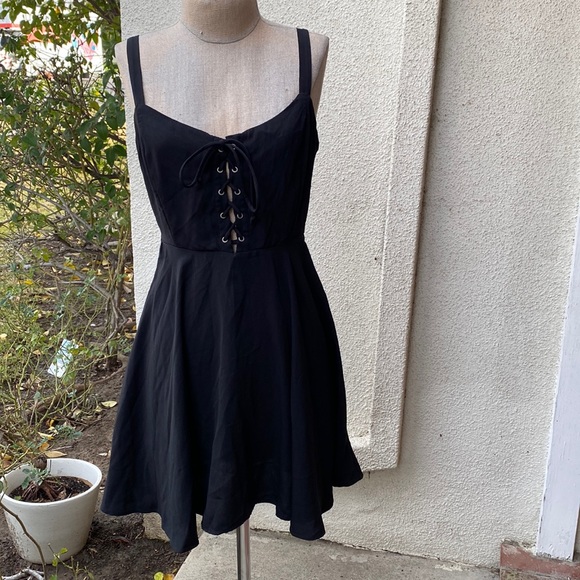 Kimchi Blue Dresses & Skirts - NWT Kimchi Blue by Anthropologie adorable black mini dress. So cute!!